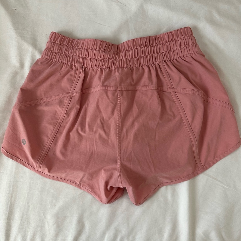 Lululemon Run Tracker low rise Short 4”